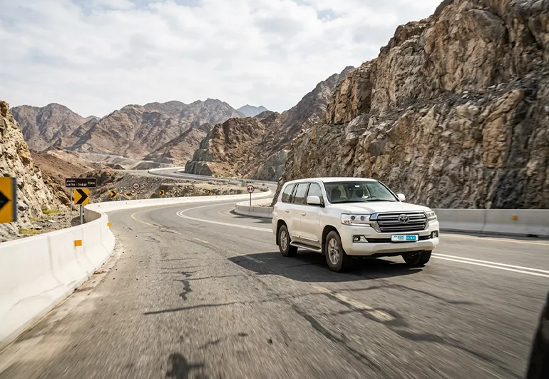 Hatta road trip by car