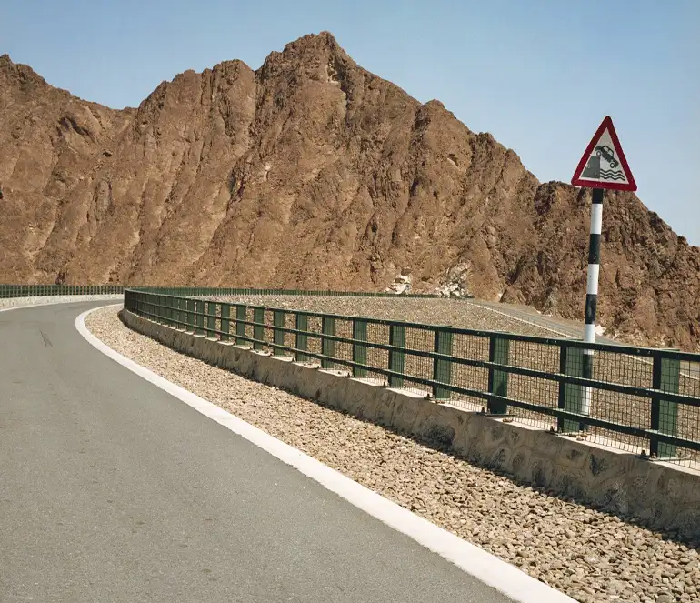 Rocks & Incline sign in Dubai