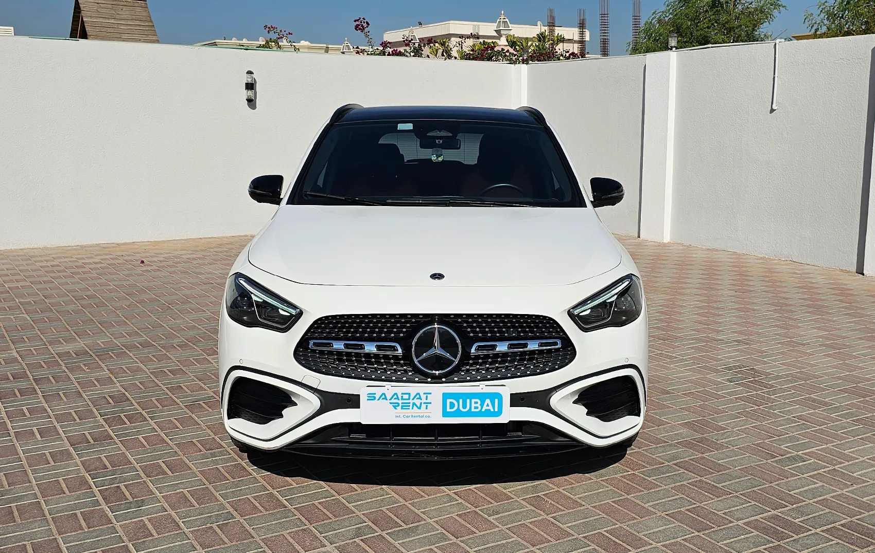 benz-gla-200-dubai-slide-2