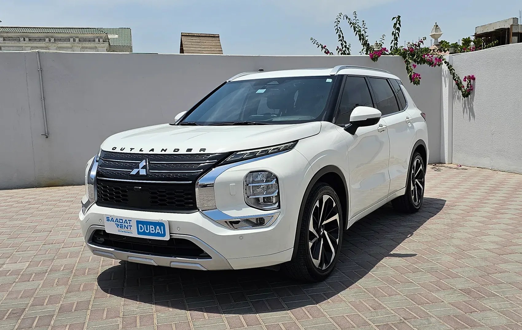 mitsubishi-outlander-dubai-slide-1