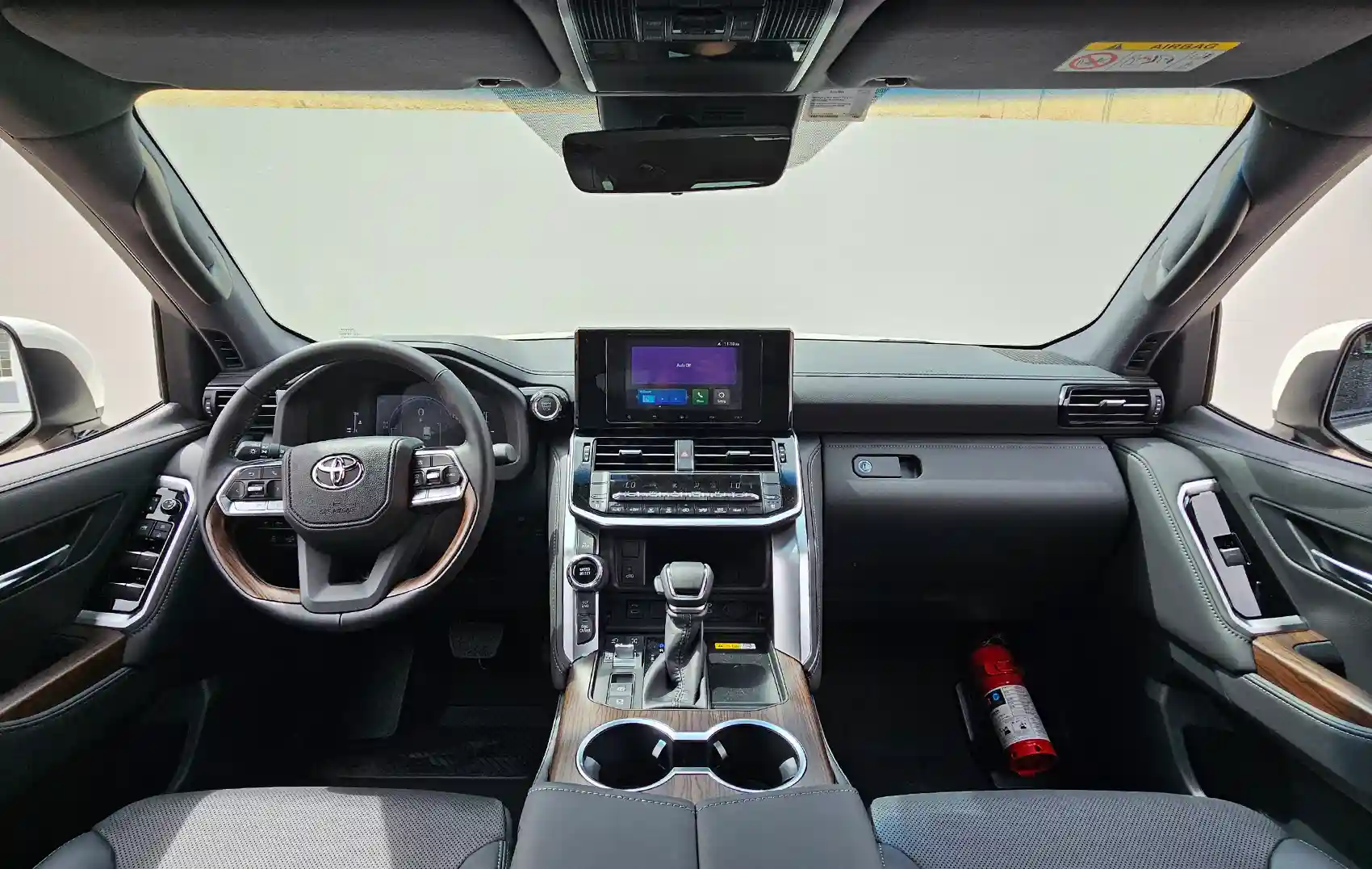 toyota-landcruiser-2025-slide-6
