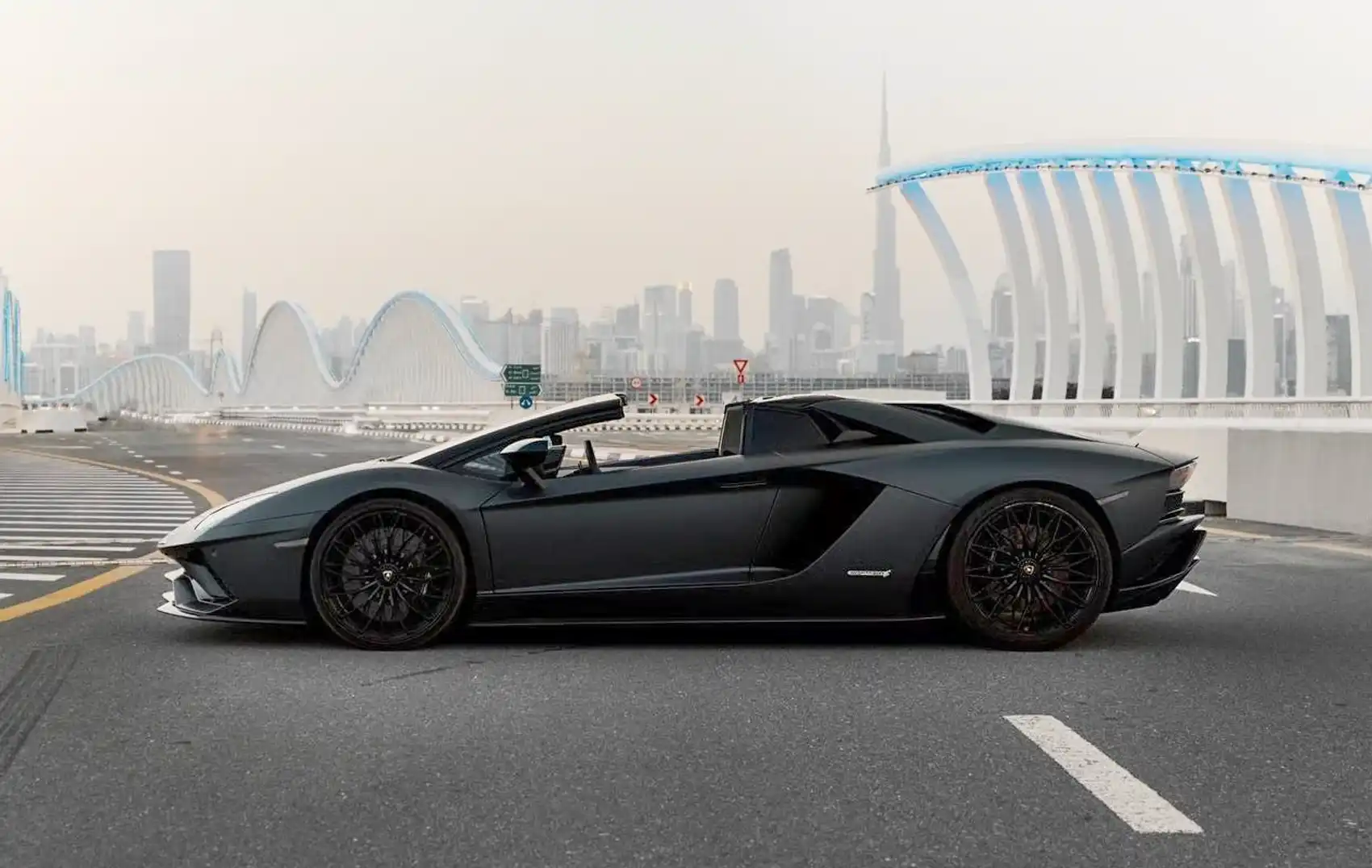 lamborghini-aventador-slide3