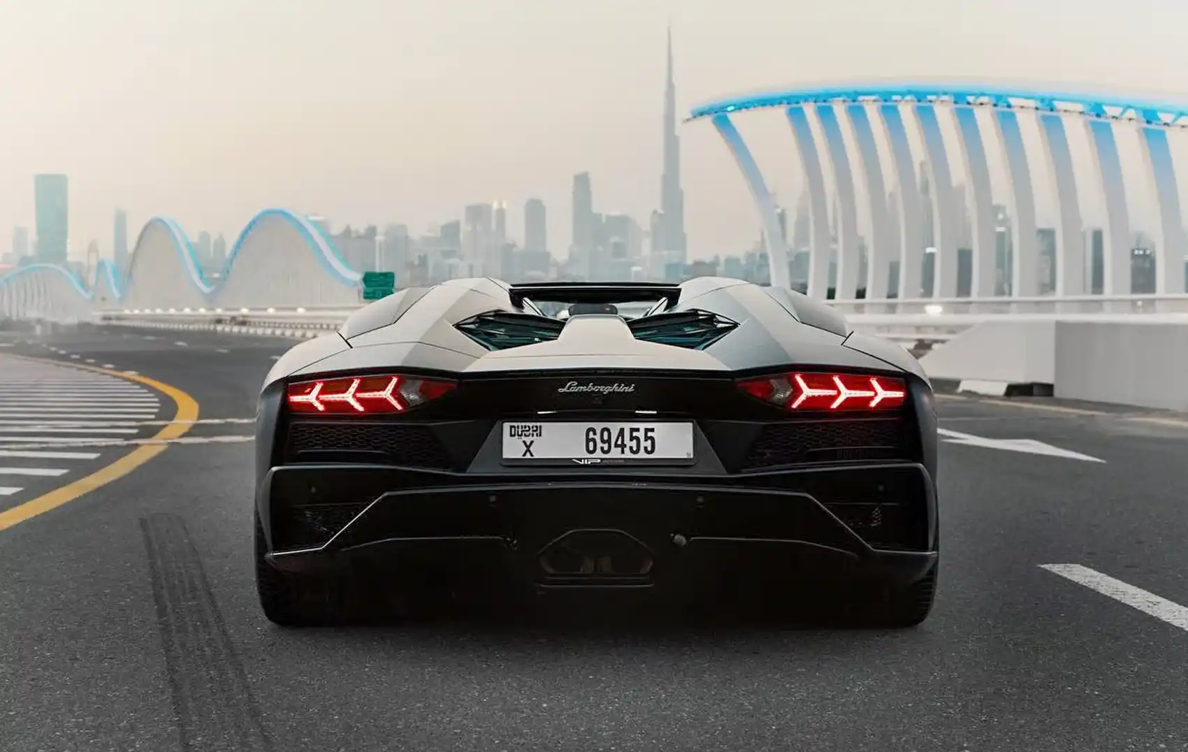 lamborghini-aventador-slide4