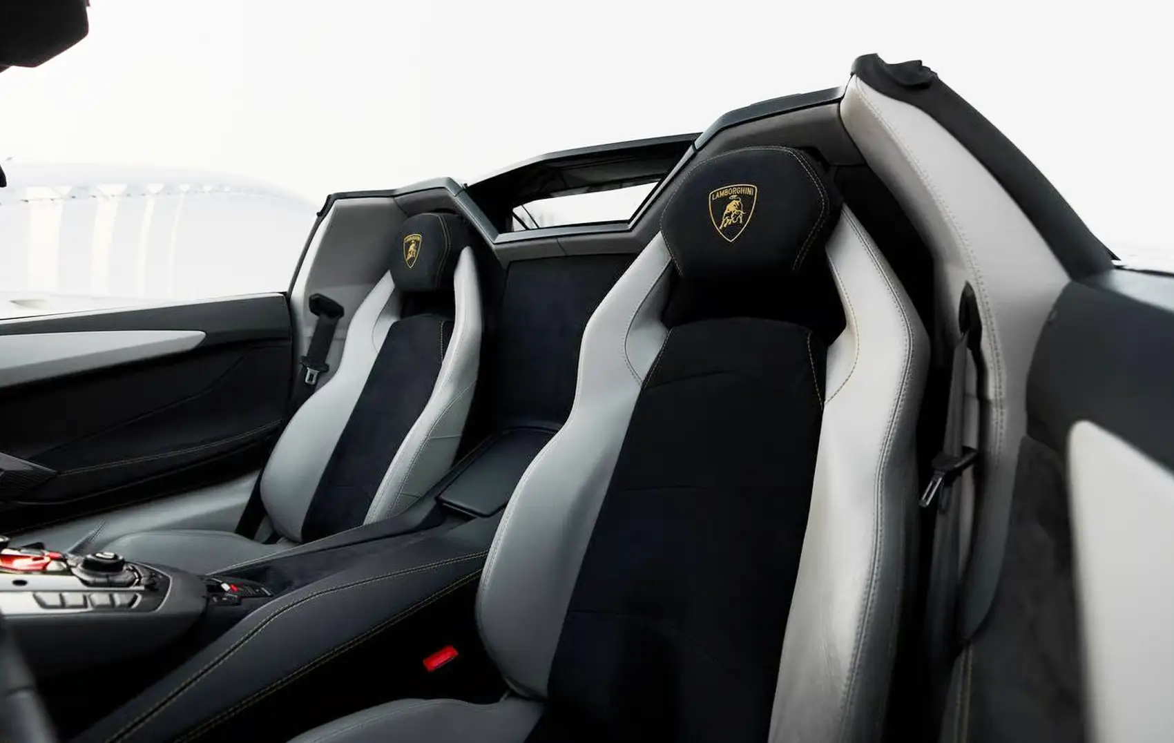 lamborghini-aventador-slide5