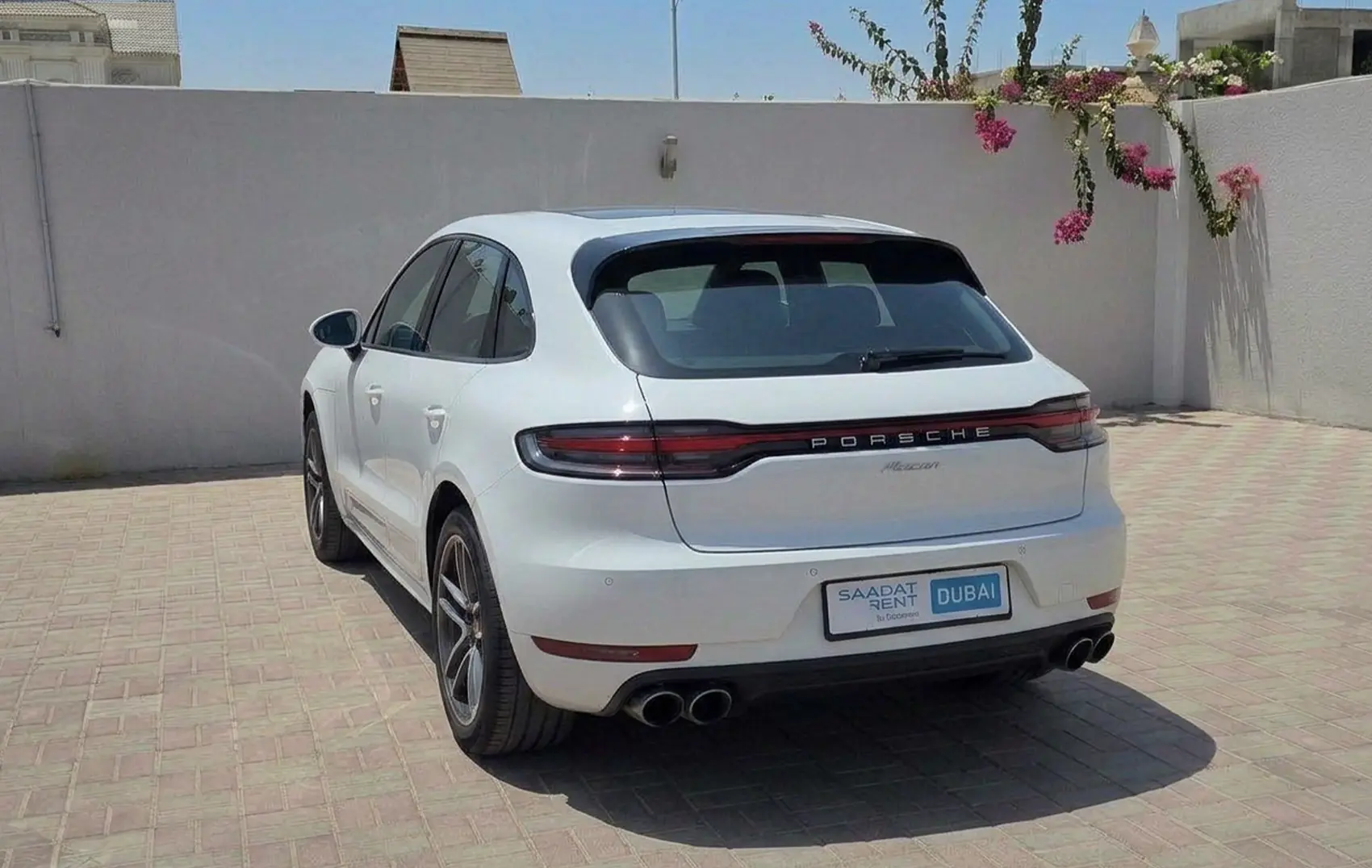 porsche-macan-dubai-slide-4