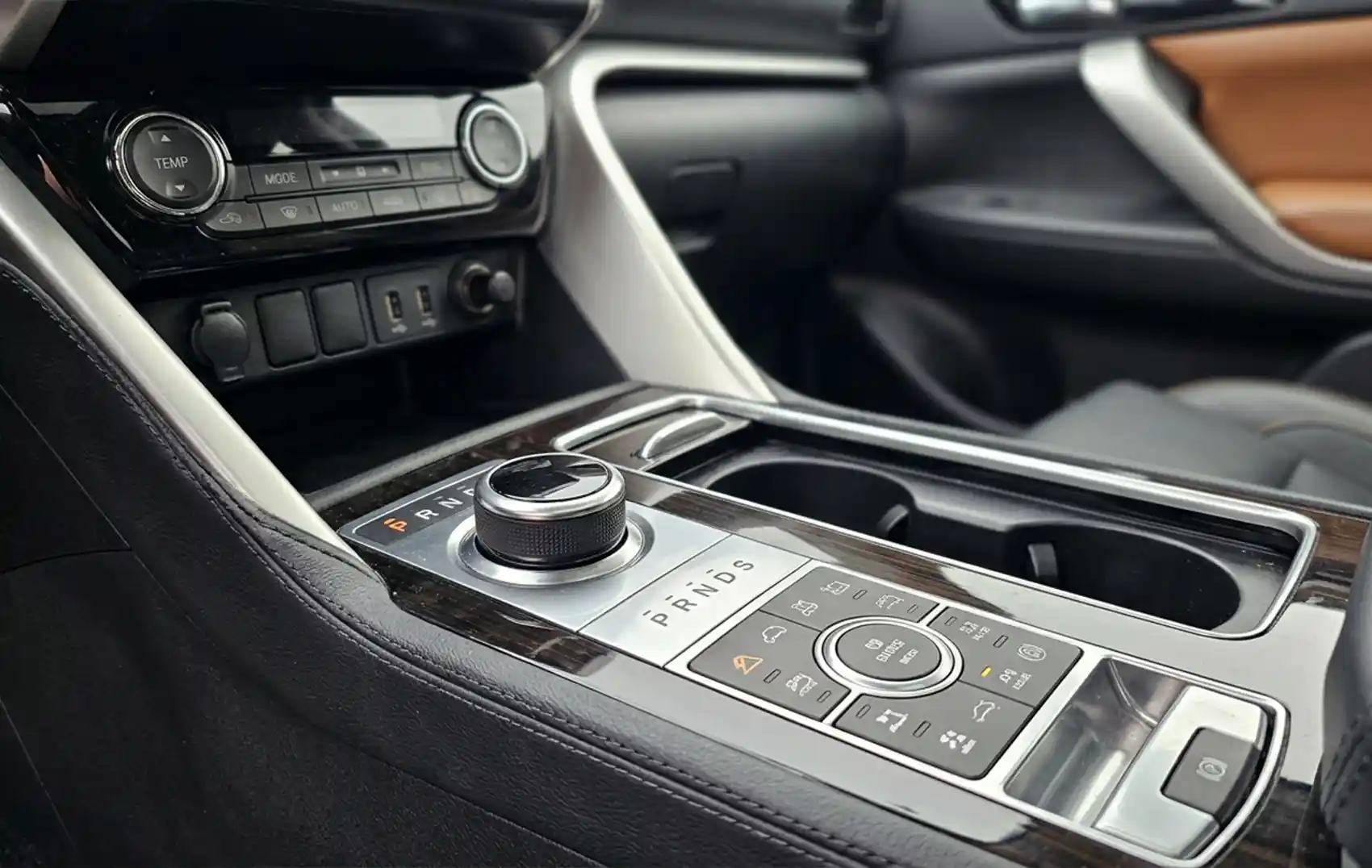range-rover-vogue-slide-6